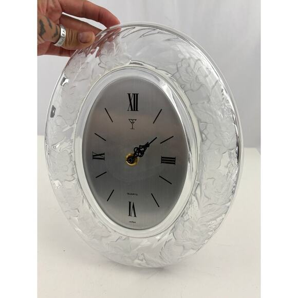 VTG Oval Crystal Clear Signatures Floral Rim Design Wall Clock Japaan Works - Picture 15 of 16